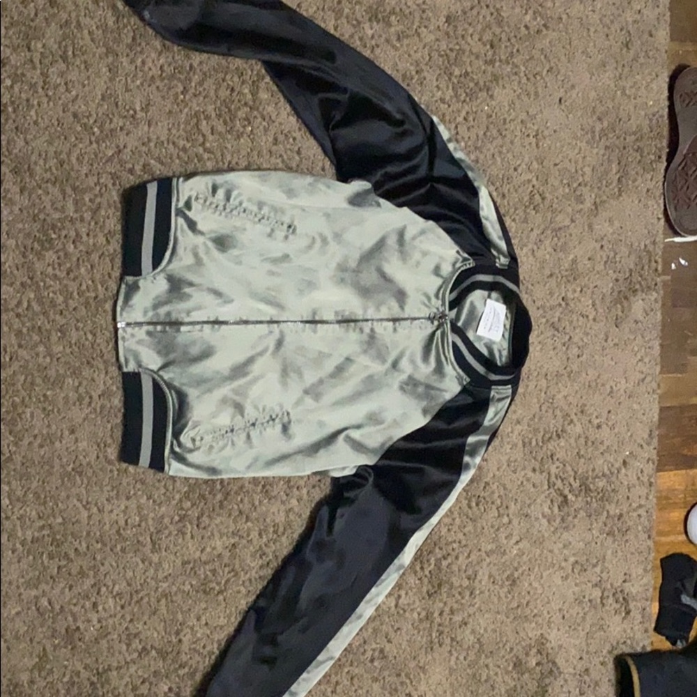 Ashly 26 international grey back silk jacket